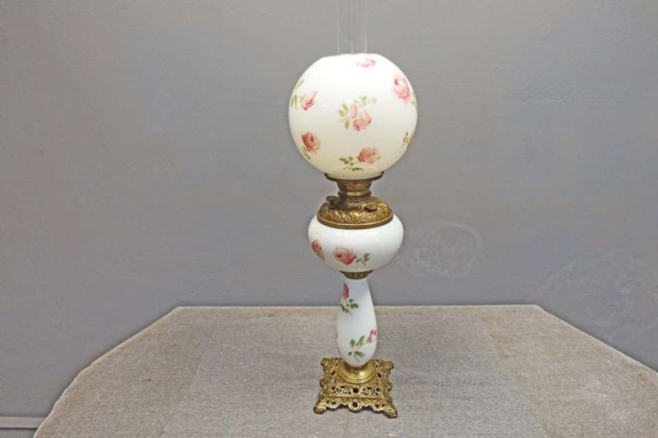Hand Painted &quot;Gone with the Wind&quot; Kerosene Lamp with Roses, All Original
